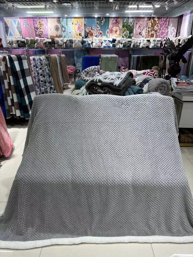 wholesale faux fur wool sherpa throw blanket custom designer flannel blanket warm weight soft blankets - Image 5